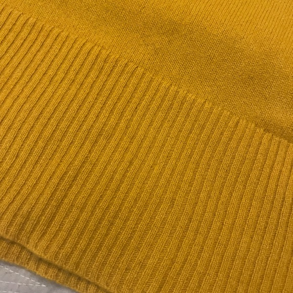 Sweater 100% cashmere. Good condition. Veryy nice and warming!!!! Mustard - Picture 9 of 13